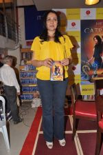 Suchitra Krishnamurthy at Anusha Subramaniam_s book launch in Kemps Corner, Mumbai on 28th Nov 2012 (48).JPG